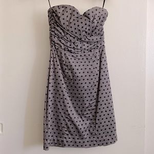 Strapless sweetheart line classic dress